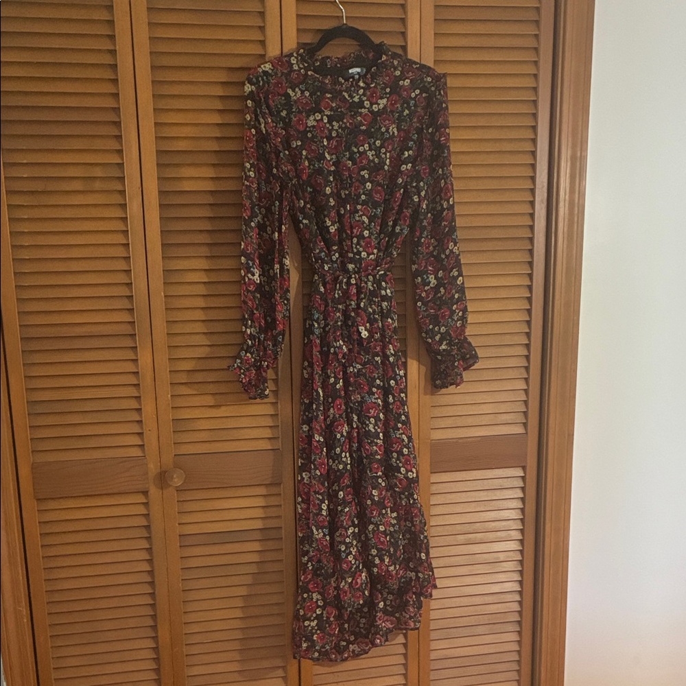 Missguided+ Floral Long Sleeve Dress - Red and Black